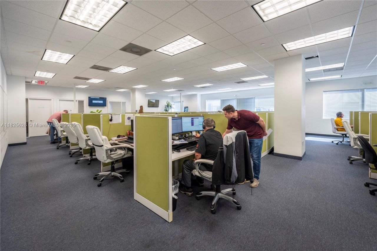 1095 NW Broken Sound Pkwy Nw, Boca Raton, FL 33487 Photo