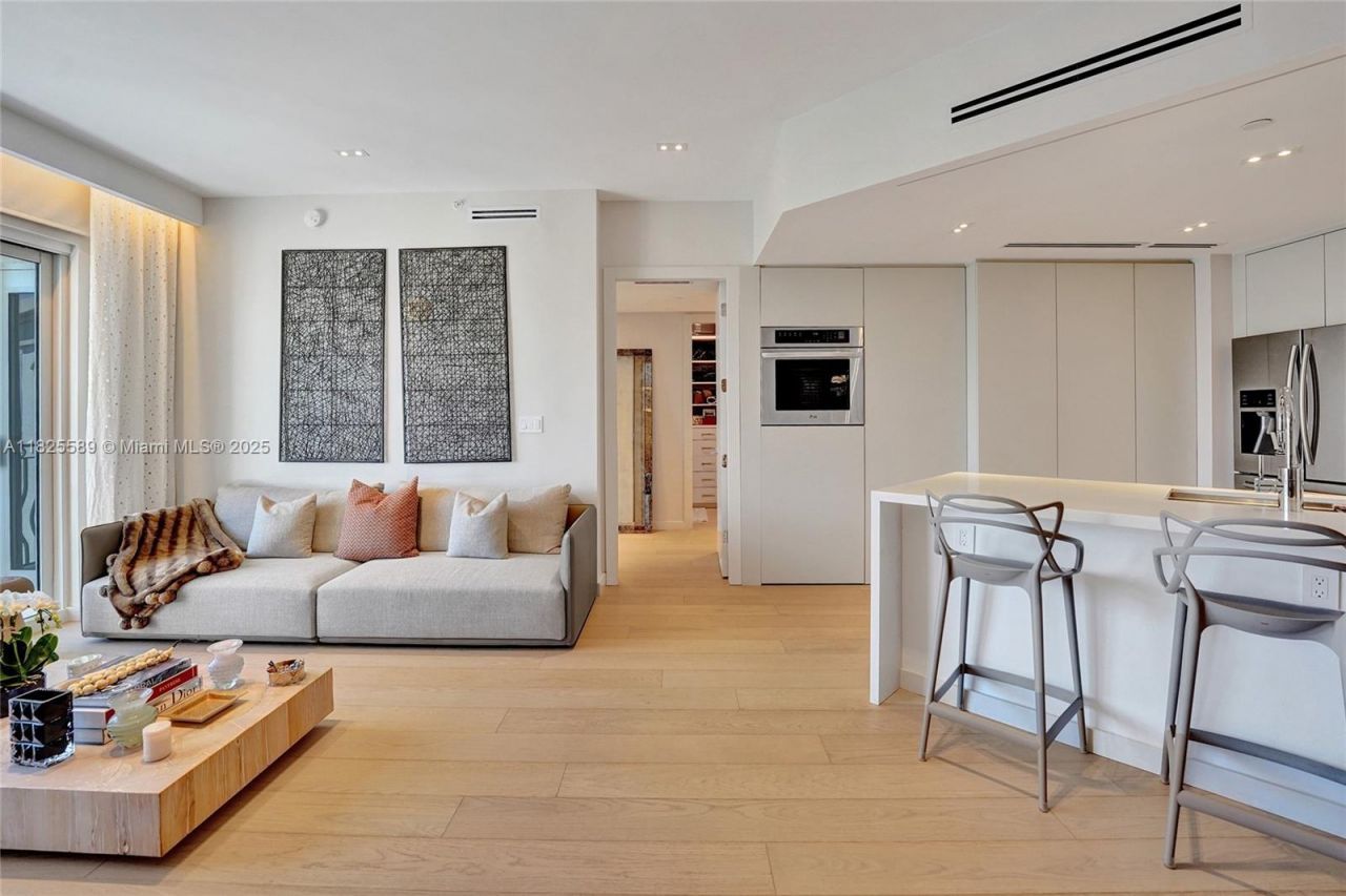 19900 E Country Club Dr, Unit TS16, Aventura, FL 33180 Photo