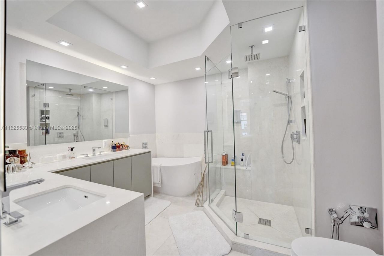 19900 E Country Club Dr, Unit TS16, Aventura, FL 33180 Photo