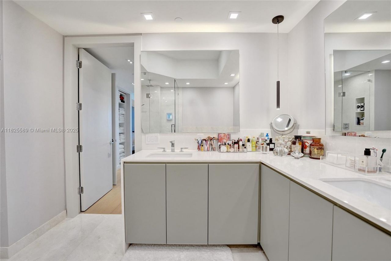 19900 E Country Club Dr, Unit TS16, Aventura, FL 33180 Photo