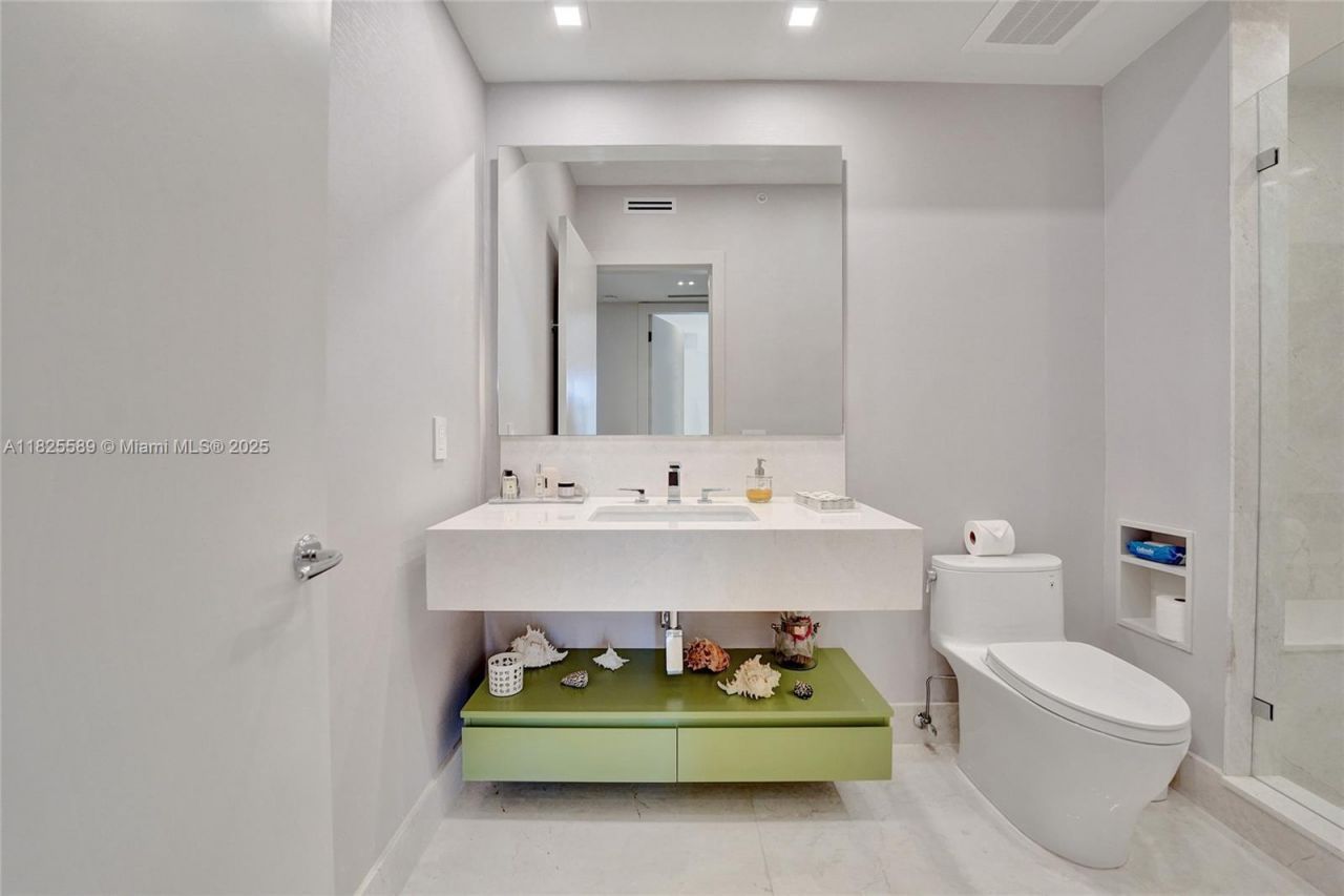 19900 E Country Club Dr, Unit TS16, Aventura, FL 33180 Photo