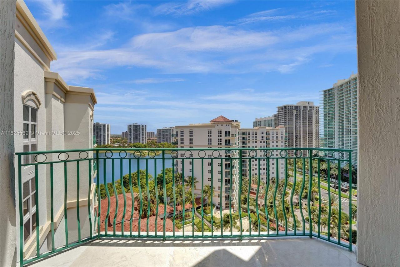 19900 E Country Club Dr, Unit TS16, Aventura, FL 33180 Photo