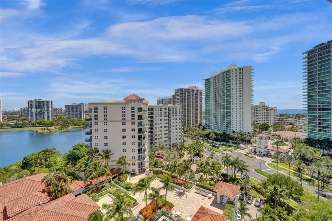 19900 E Country Club Dr, Unit TS16, Aventura, FL 33180 Photo