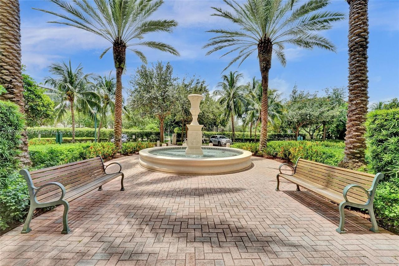 19900 E Country Club Dr, Unit TS16, Aventura, FL 33180 Photo