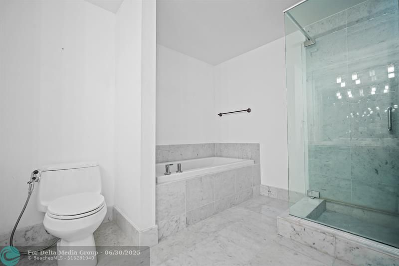 244 Biscayne Blvd, Unit 2210, Miami, FL 33132 Photo