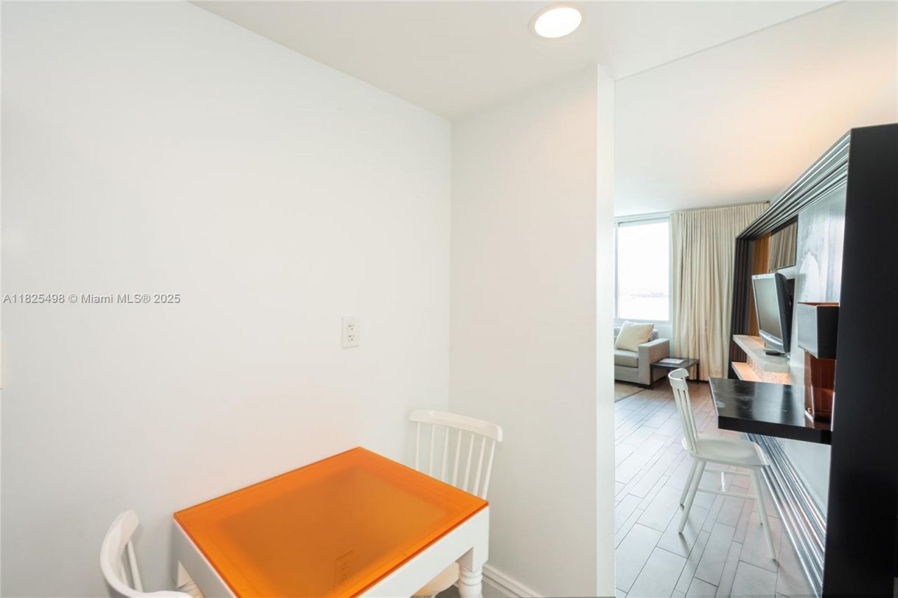 1100 West Ave, Unit 506, Miami Beach, FL 33139 Photo