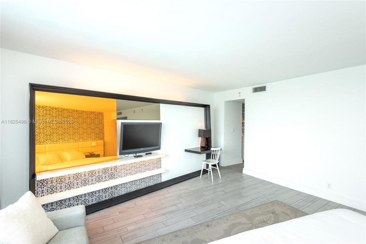 1100 West Ave, Unit 506, Miami Beach, FL 33139 Photo