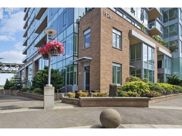 1920 S RIVER DR, Unit E102, Portland, OR 97201