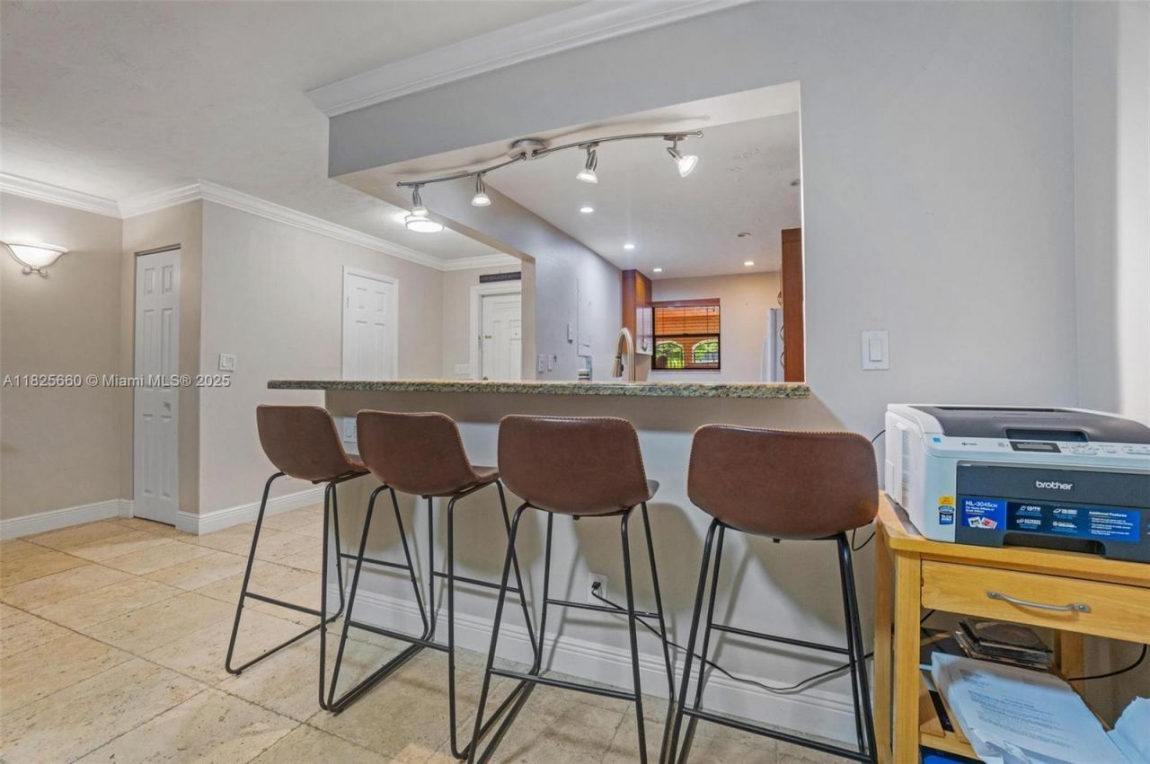 3538 Estepona Ave, Unit D-2, Doral, FL 33178 Photo