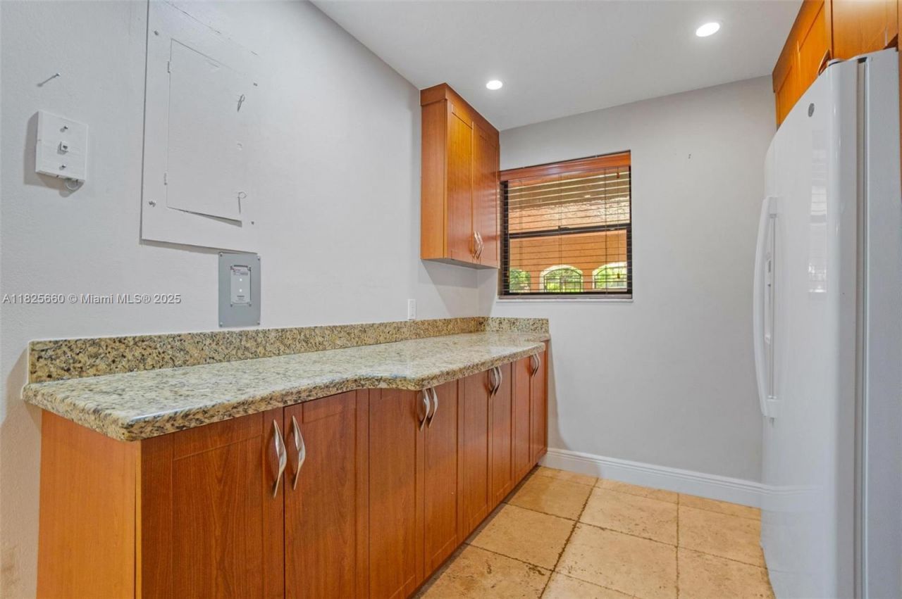 3538 Estepona Ave, Unit D-2, Doral, FL 33178 Photo