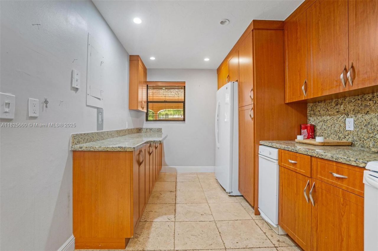 3538 Estepona Ave, Unit D-2, Doral, FL 33178 Photo