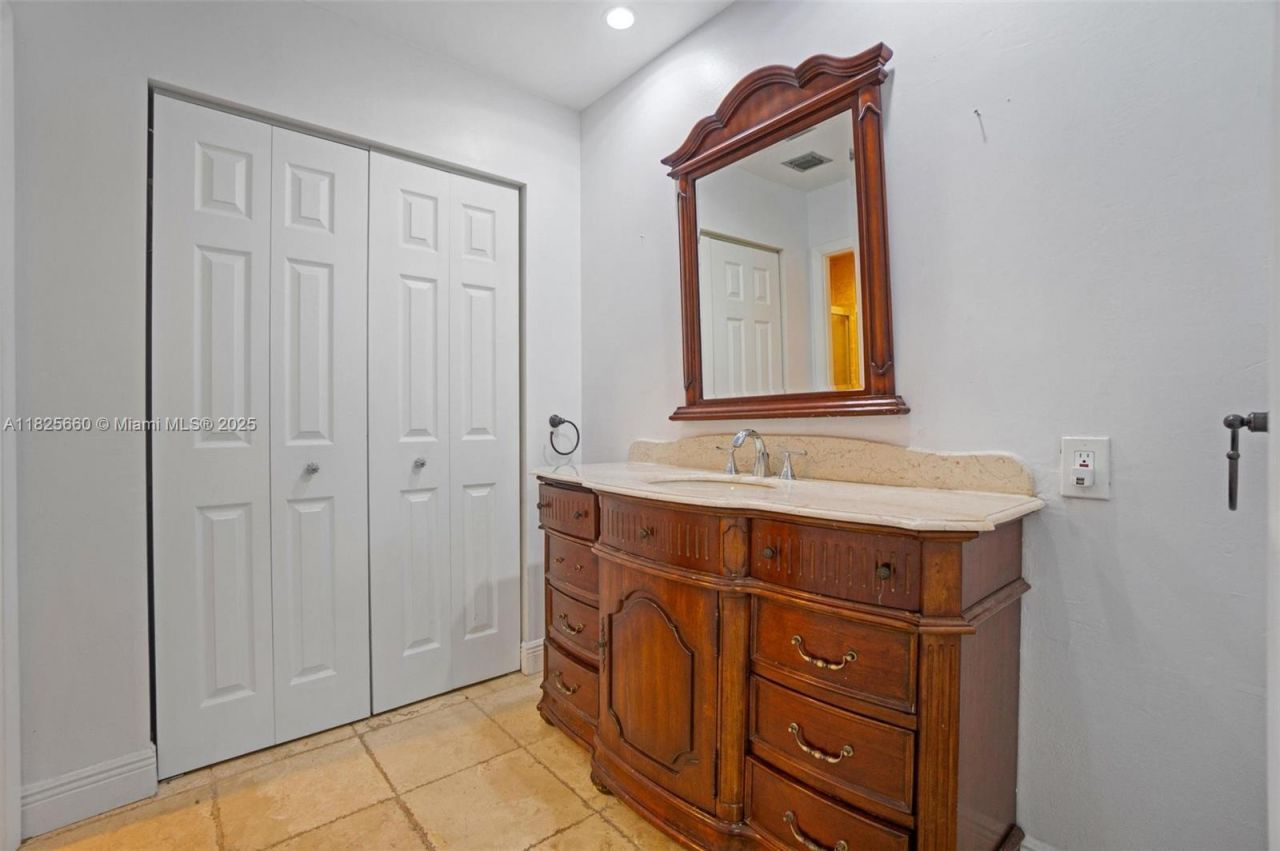 3538 Estepona Ave, Unit D-2, Doral, FL 33178 Photo