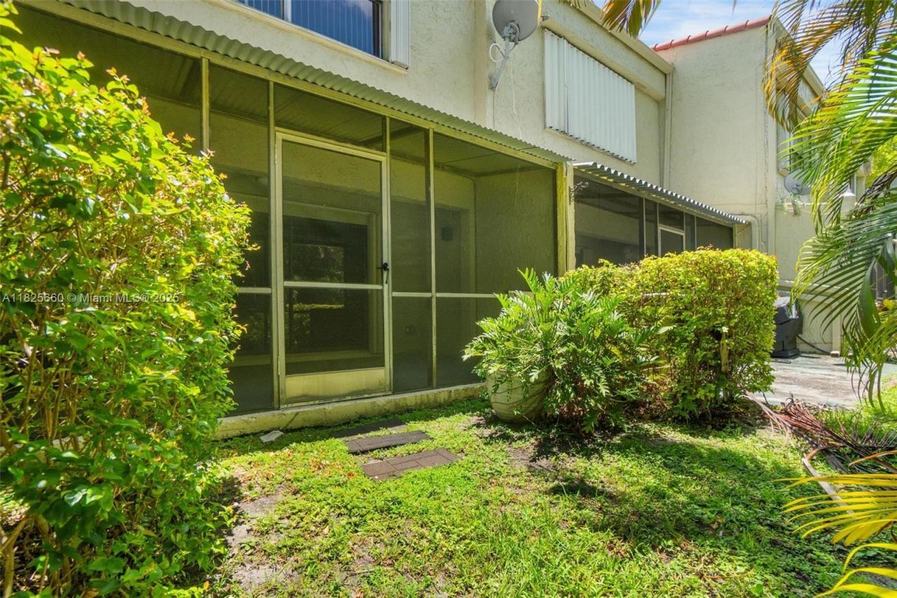 3538 Estepona Ave, Unit D-2, Doral, FL 33178 Photo