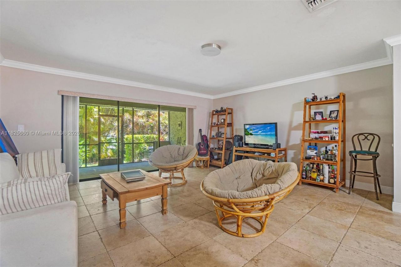 3538 Estepona Ave, Unit D-2, Doral, FL 33178 Photo