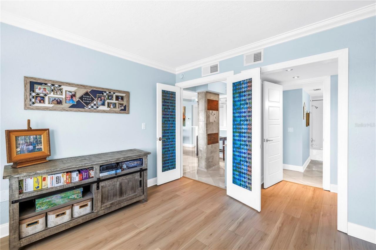 4900 Brittany Drive S, Unit 611, Saint Petersburg, FL 33715 Photo