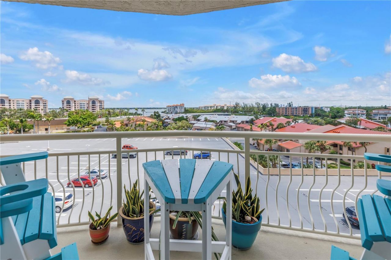 4900 Brittany Drive S, Unit 611, Saint Petersburg, FL 33715 Photo