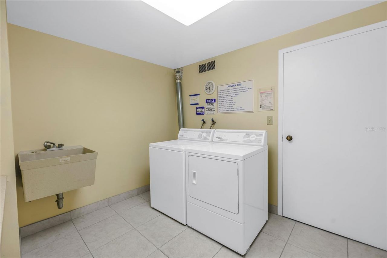 4900 Brittany Drive S, Unit 611, Saint Petersburg, FL 33715 Photo