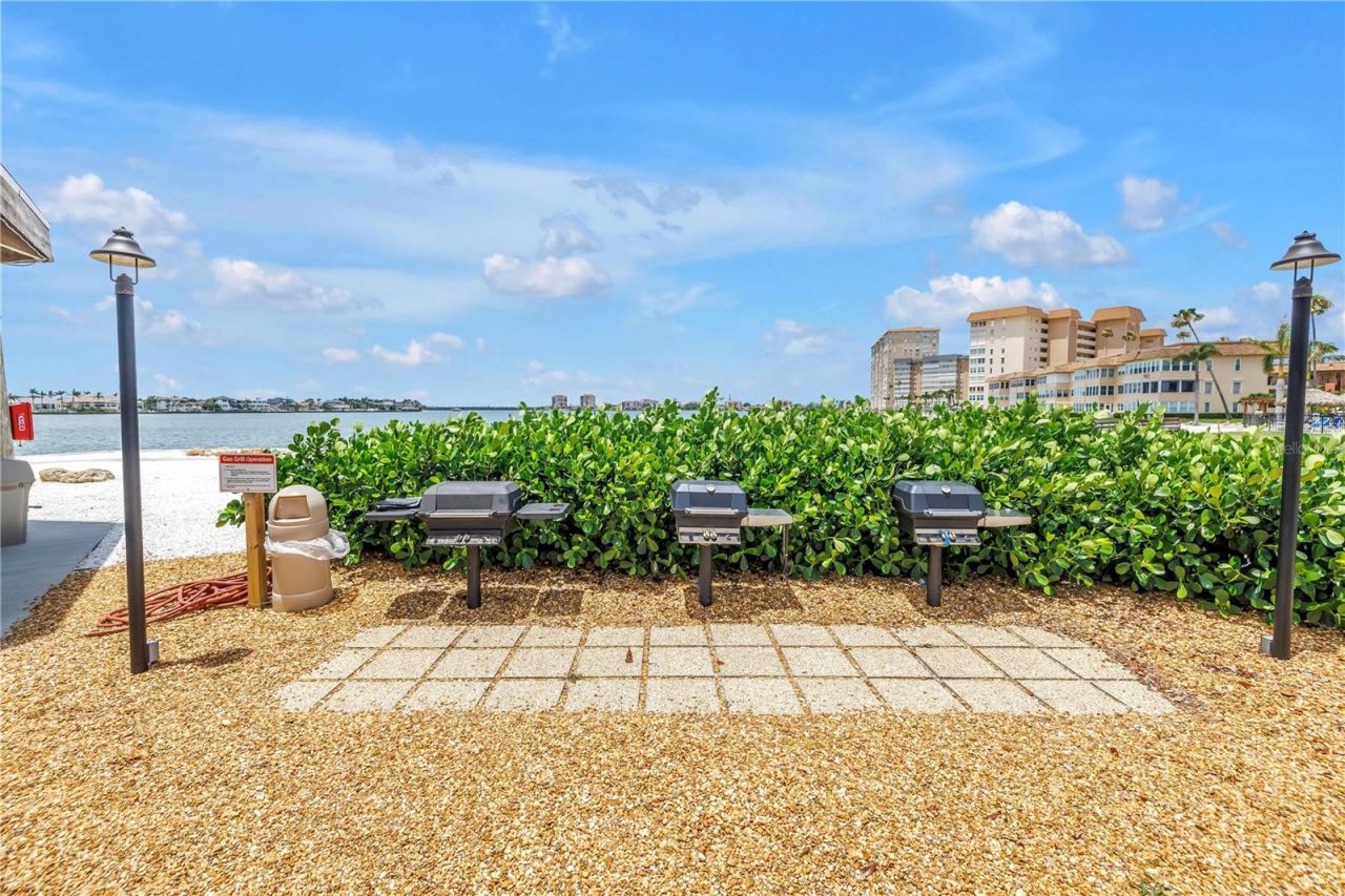 4900 Brittany Drive S, Unit 611, Saint Petersburg, FL 33715 Photo