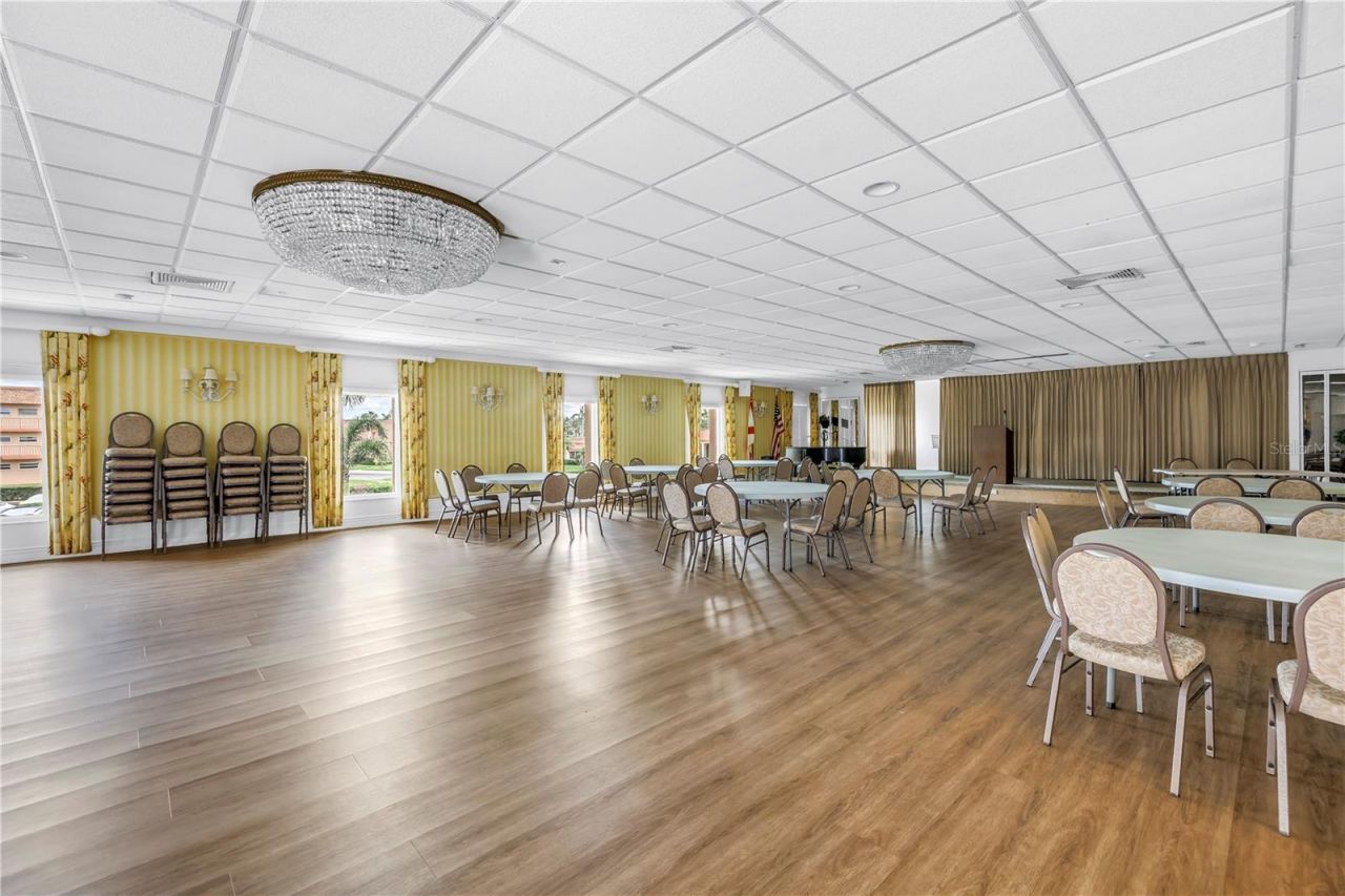 4900 Brittany Drive S, Unit 611, Saint Petersburg, FL 33715 Photo