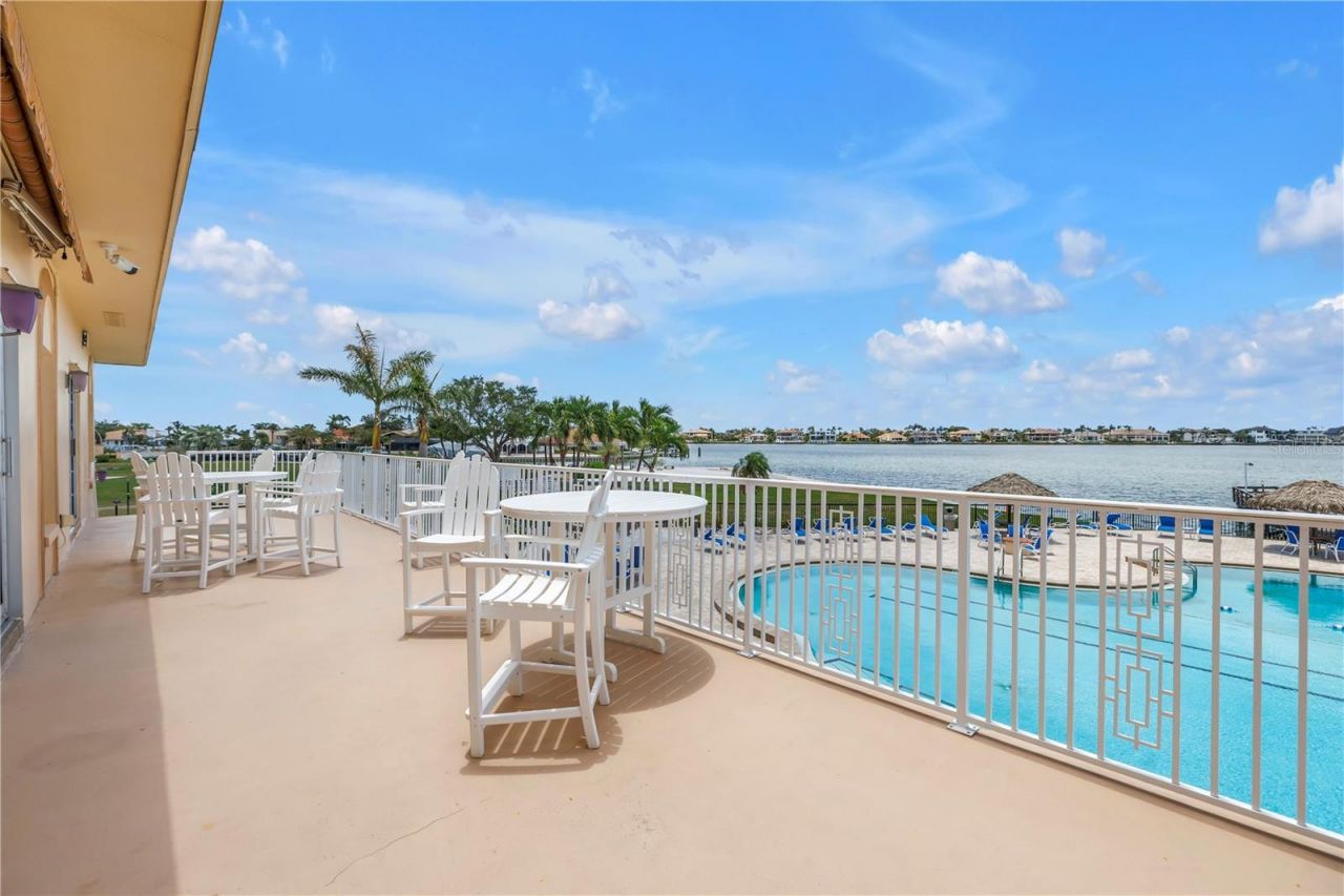 4900 Brittany Drive S, Unit 611, Saint Petersburg, FL 33715 Photo