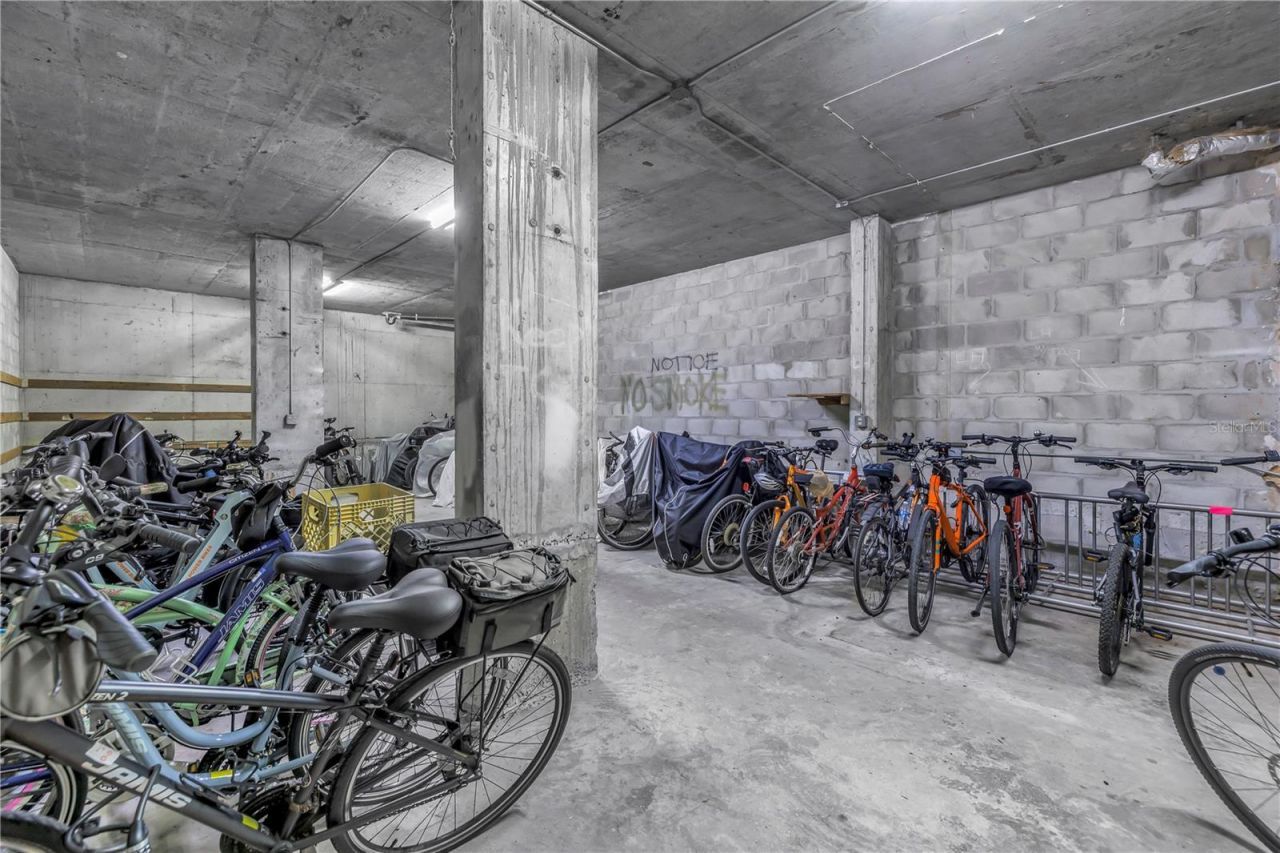 4900 Brittany Drive S, Unit 611, Saint Petersburg, FL 33715 Photo