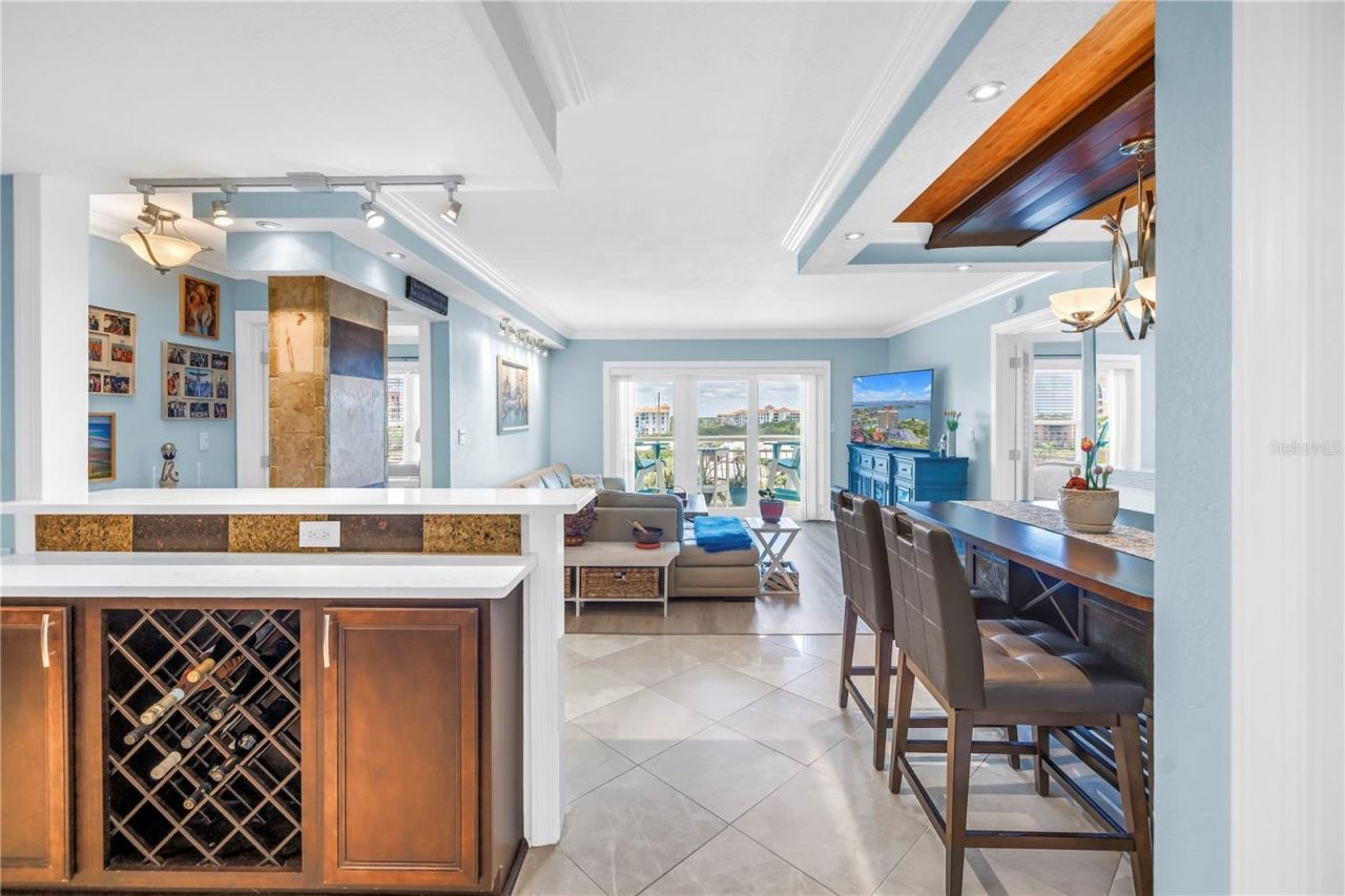 4900 Brittany Drive S, Unit 611, Saint Petersburg, FL 33715 Photo