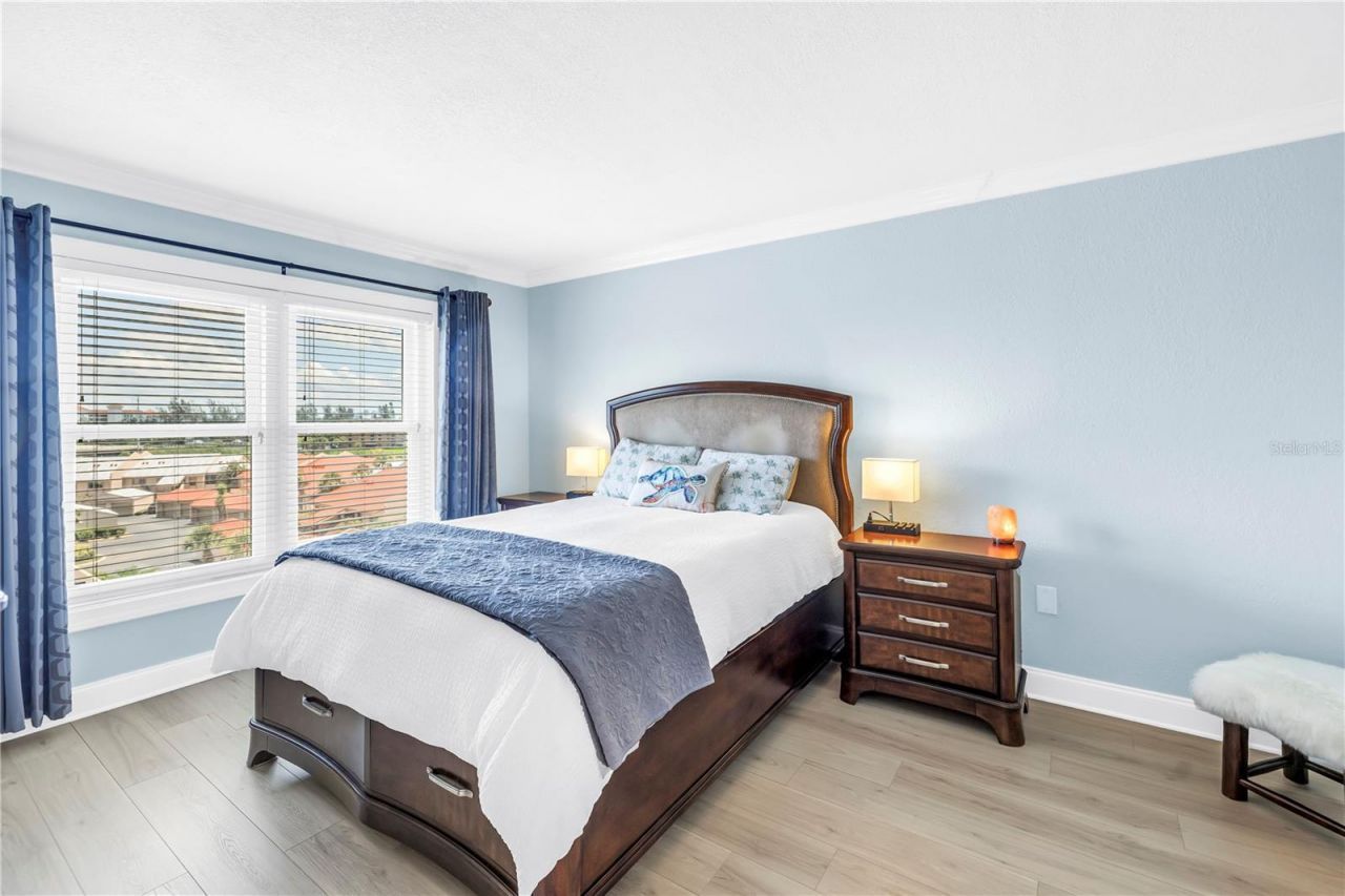 4900 Brittany Drive S, Unit 611, Saint Petersburg, FL 33715 Photo