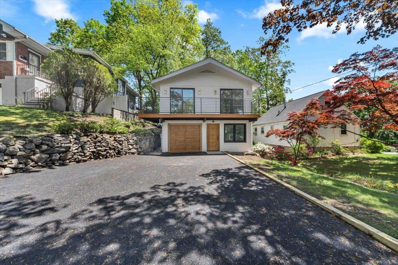 68 Ridgeview Avenue, Yonkers, NY 10710 Main Photo