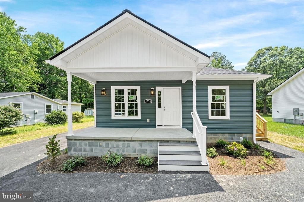 1358 W College Road, Dover, DE 19904 Main Photo