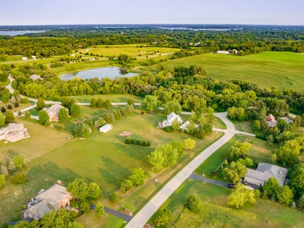 8300 Appaloosa Lane, Spring Grove, IL 60081