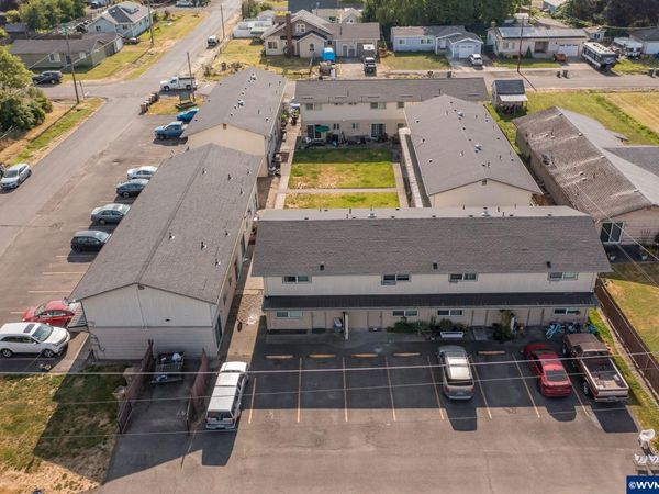 455 W D St, Halsey, OR 97348