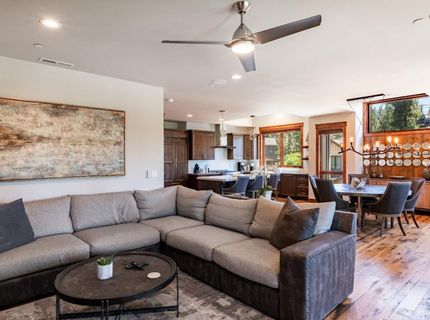 30 Lake Parkway, Unit 20, South Lake Tahoe, CA 96150 Photo