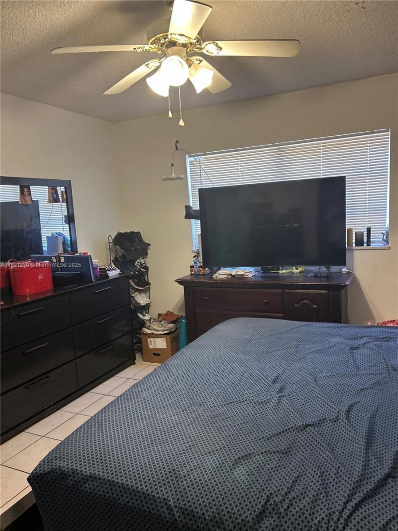 1630 W 46th St, Unit 511C, Hialeah, FL 33012 Photo