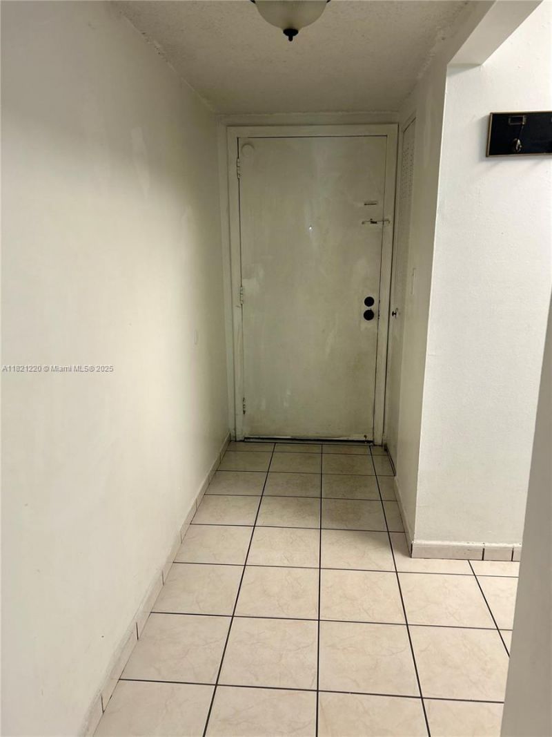 1630 W 46th St, Unit 511C, Hialeah, FL 33012 Photo