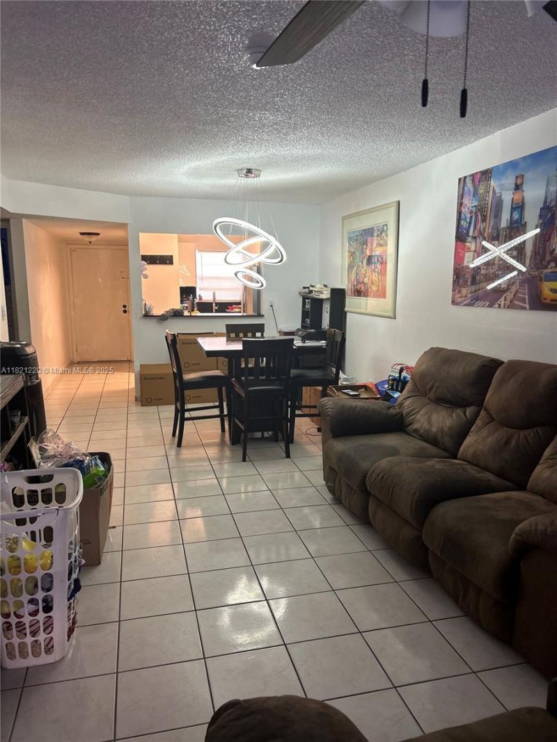 1630 W 46th St, Unit 511C, Hialeah, FL 33012 Photo