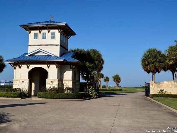 3414 Beachside Blvd, Palacios, TX 77465