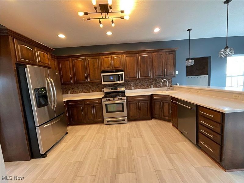 3217 Deborah Court, Uniontown, OH 44685 Photo 7