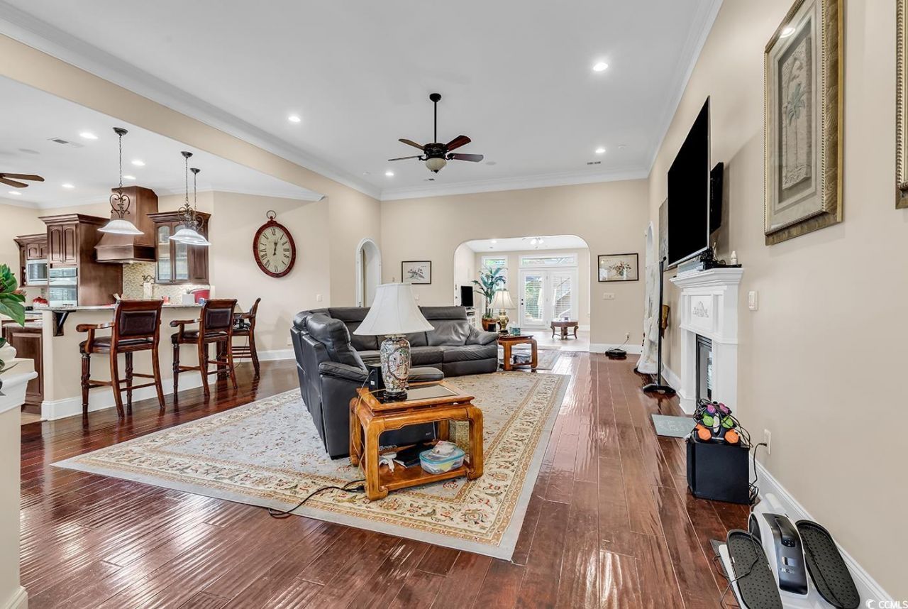 487 Trestle Way Photo 5