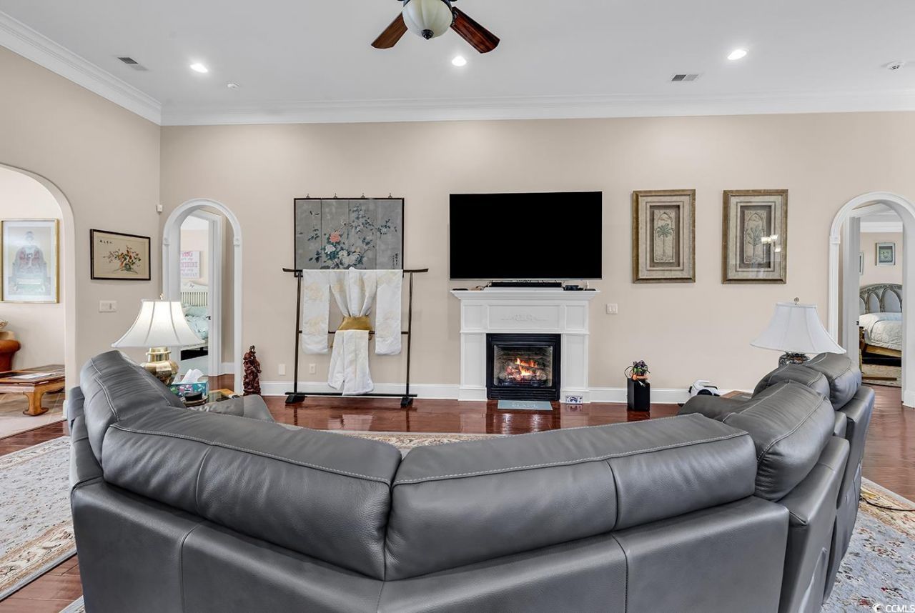 487 Trestle Way Photo 6