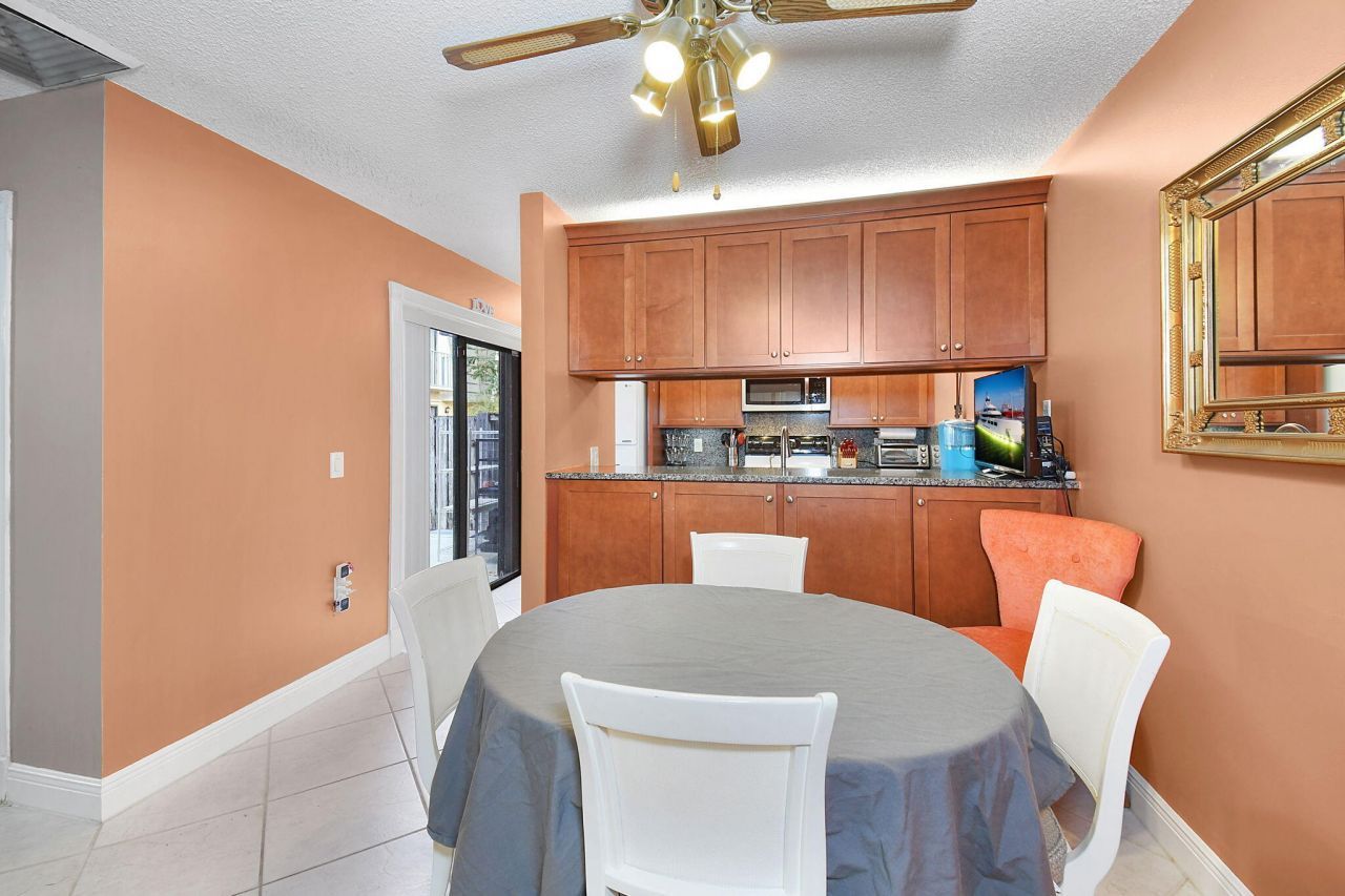 1117 11th Way, West Palm Beach, FL 33407 Photo