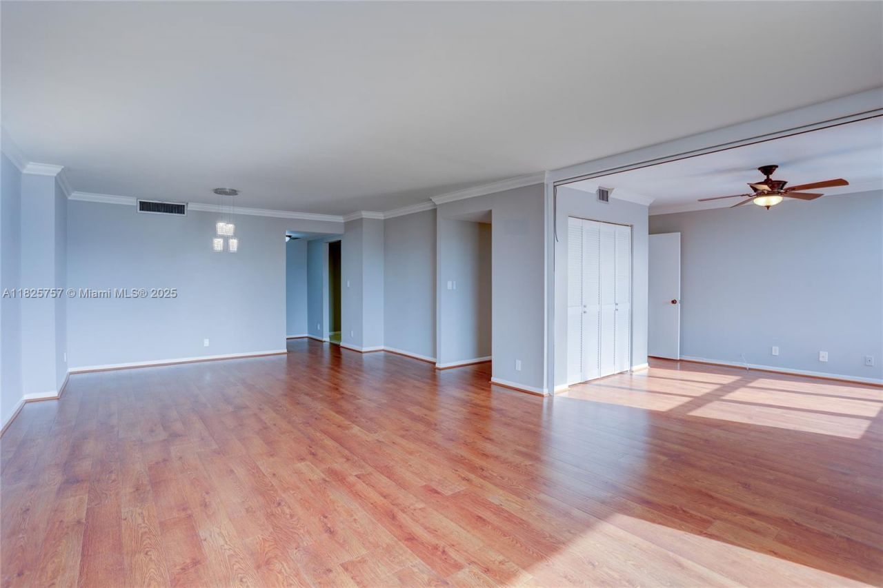 2500 Parkview Dr, Unit 405, Hallandale Beach, FL 33009 Photo