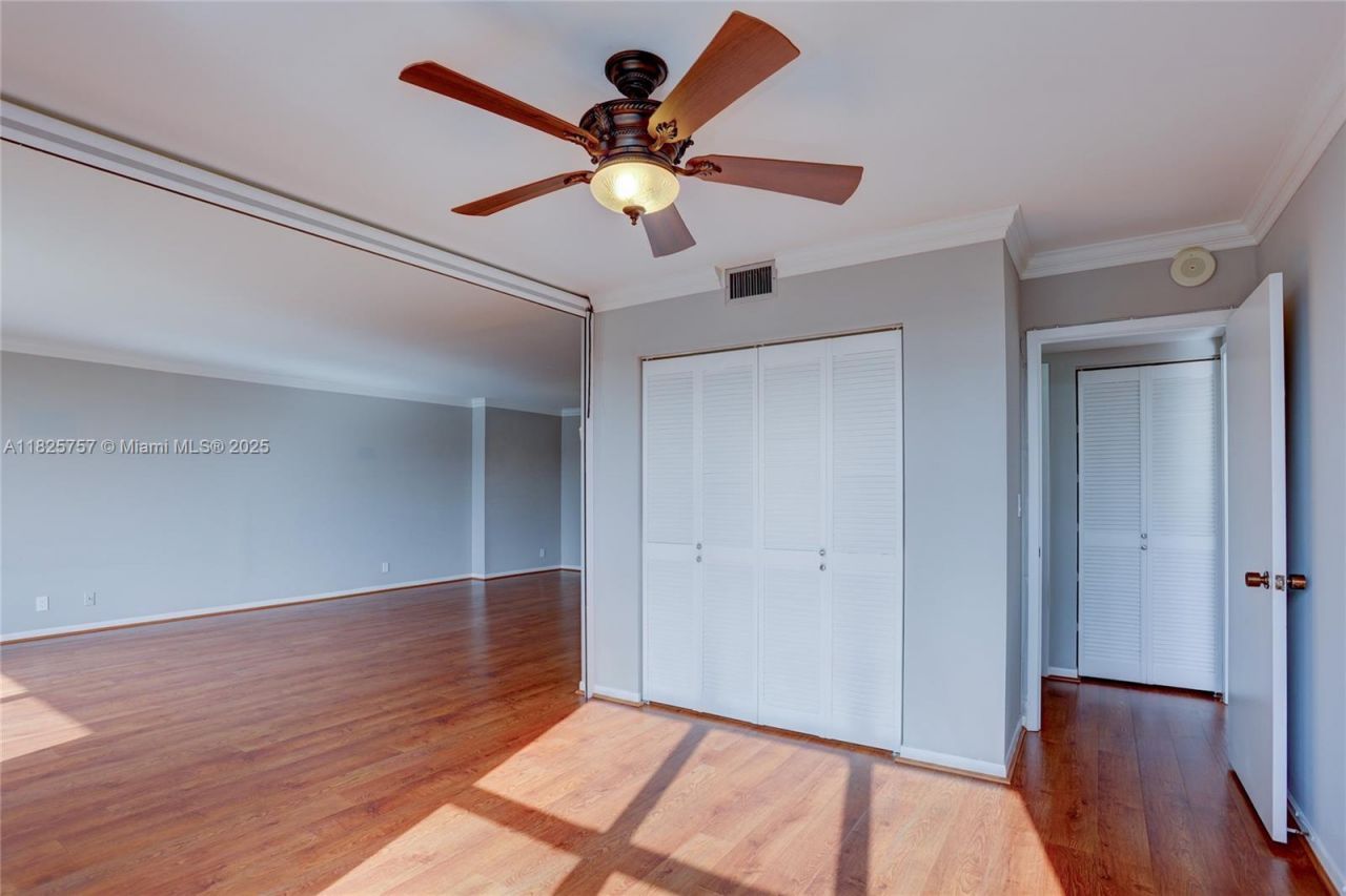 2500 Parkview Dr, Unit 405, Hallandale Beach, FL 33009 Photo