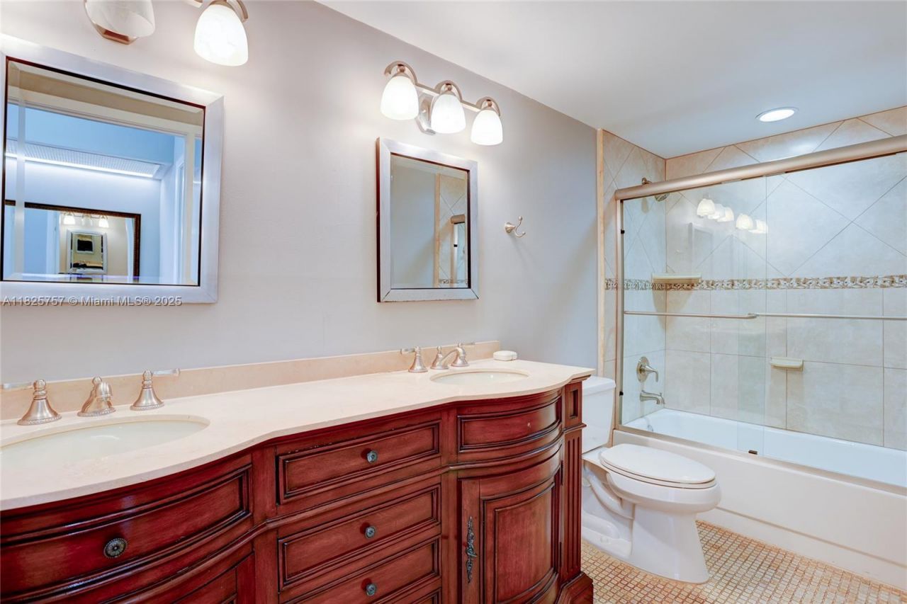 2500 Parkview Dr, Unit 405, Hallandale Beach, FL 33009 Photo