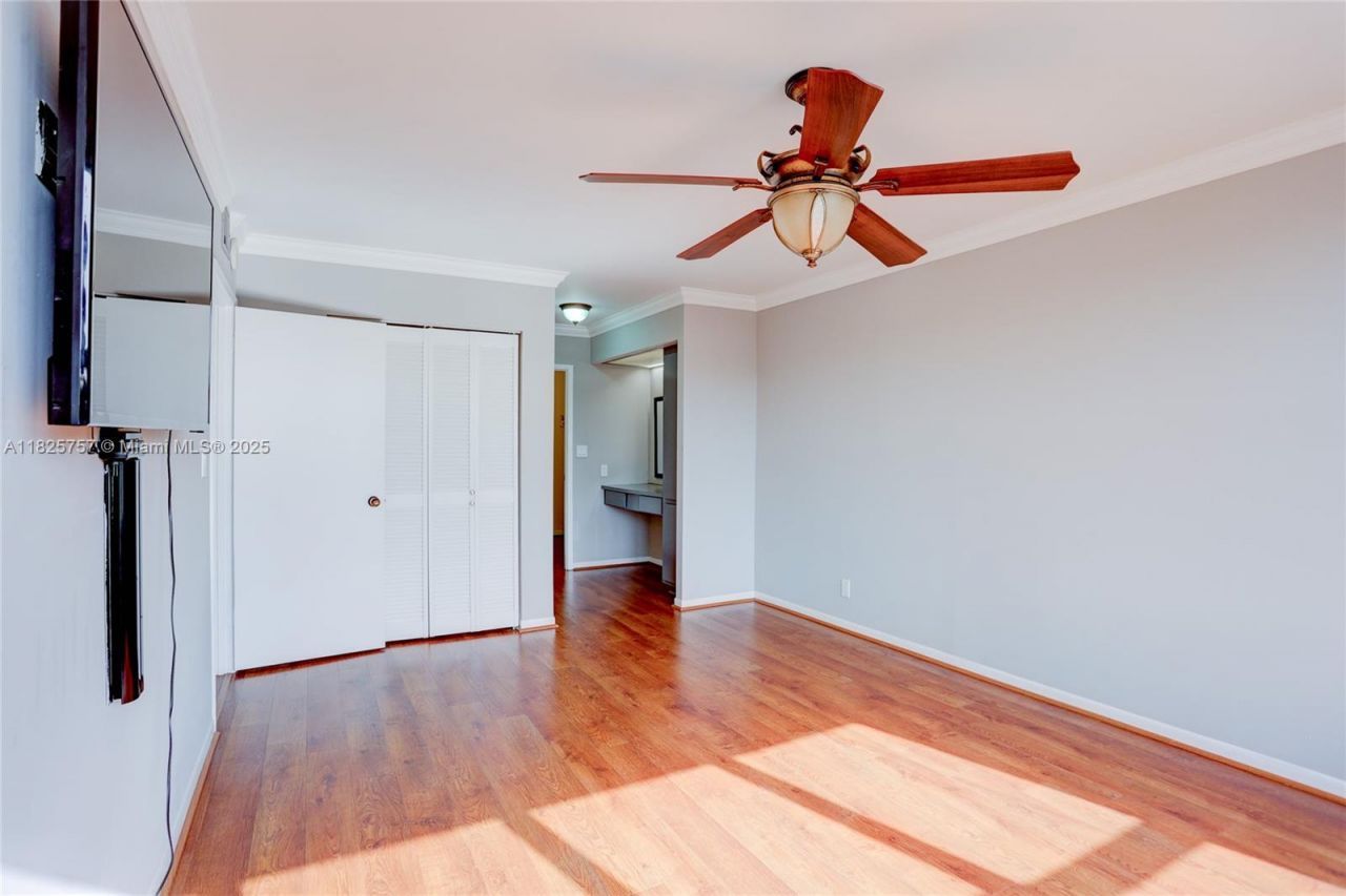 2500 Parkview Dr, Unit 405, Hallandale Beach, FL 33009 Photo