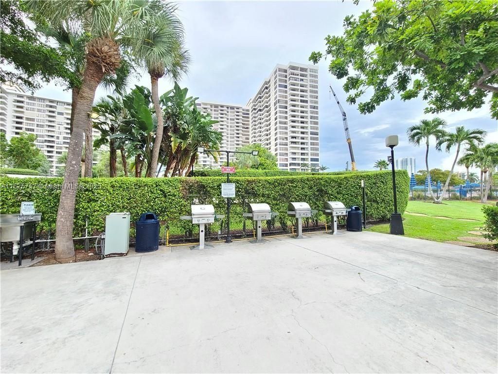 2500 Parkview Dr, Unit 405, Hallandale Beach, FL 33009 Photo