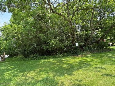 Penhale Avenue, Campbell, OH 44405