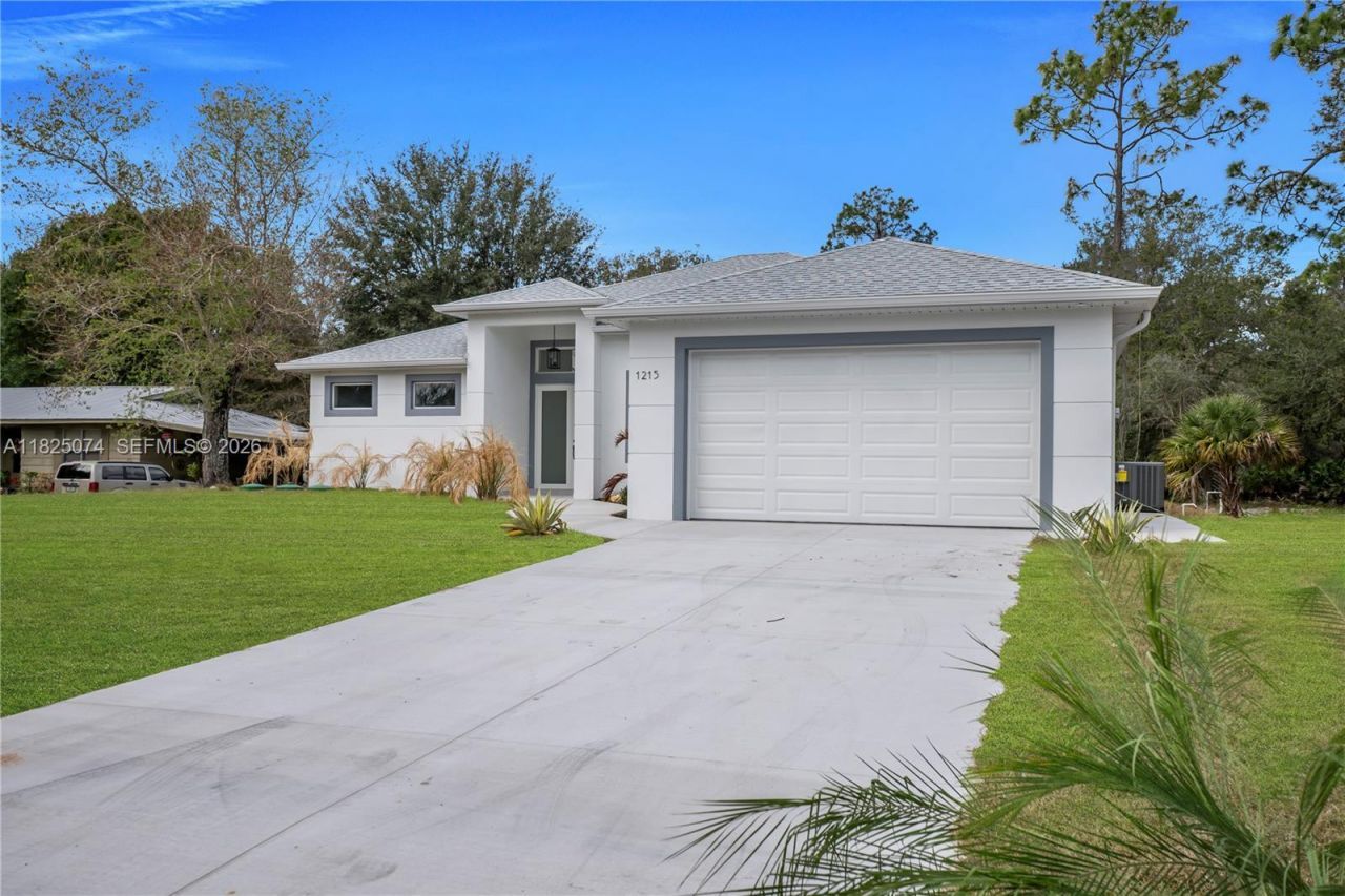 1215 Fitch Ave, Lehigh Acres, FL 33972 Photo