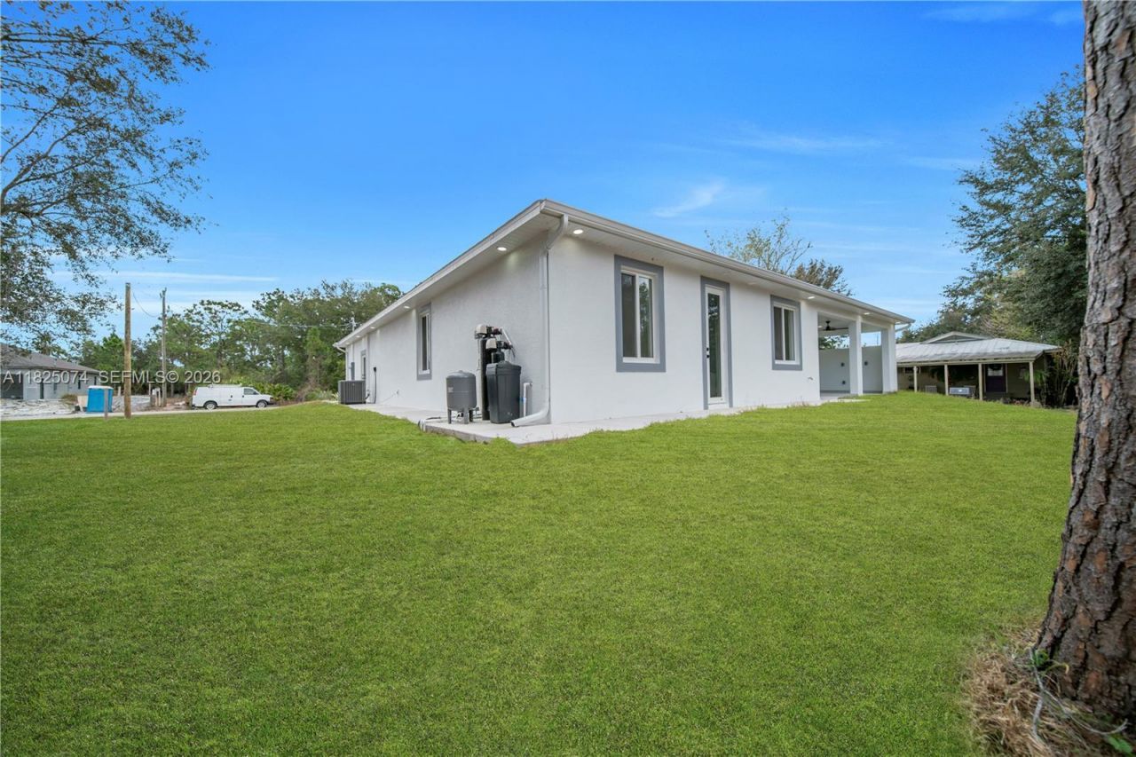 1215 Fitch Ave, Lehigh Acres, FL 33972 Photo