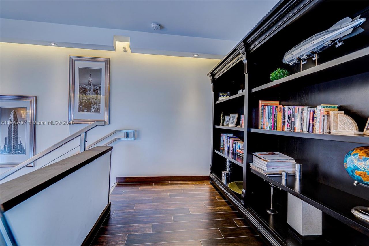 1701 Sunset Harbour Dr, Unit L507, Miami Beach, FL 33139 Photo