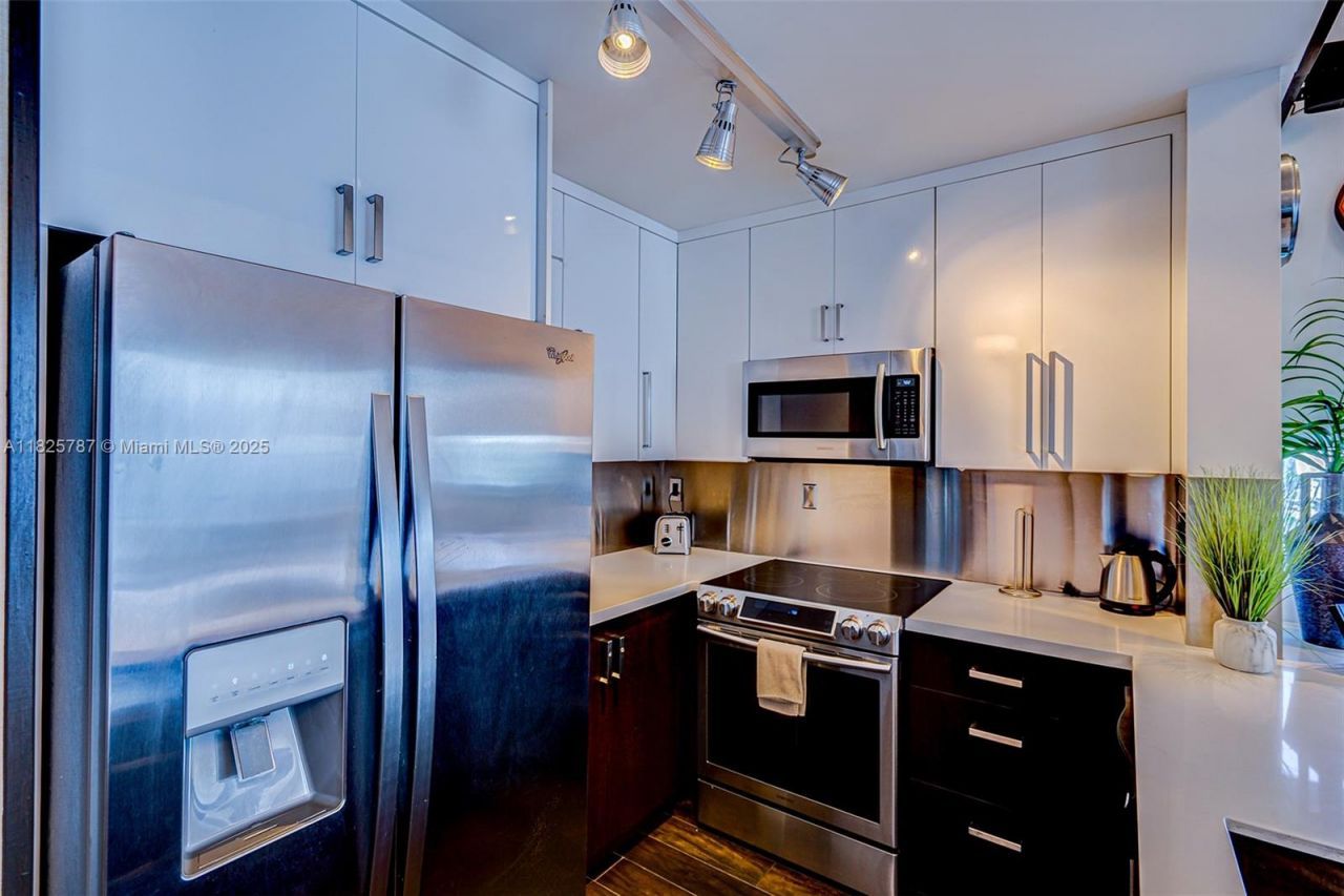 1701 Sunset Harbour Dr, Unit L507, Miami Beach, FL 33139 Photo